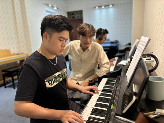 học piano cơ bản